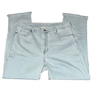 Old Navy Light Wash Women’s Jeans - Classic Straight